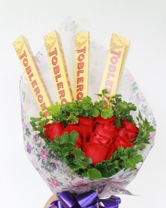 8 imported Rose +4 toblerone (100g each)