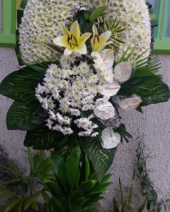 yellow & white Flower stand